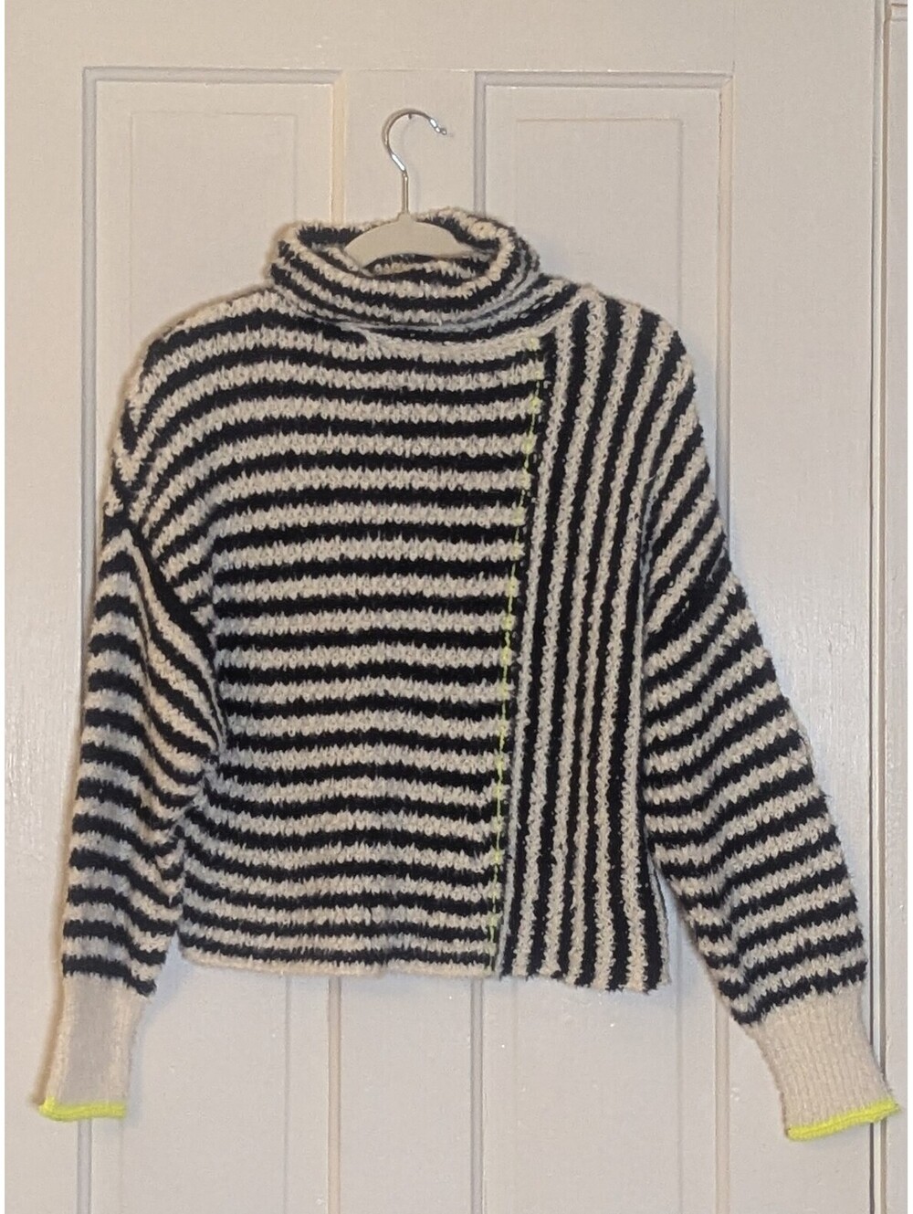 PILCRO ANTHROPOLOGIE EYELASH KNIT STRIPED SWEATER BLACK WHITE NEON ACCENT | S